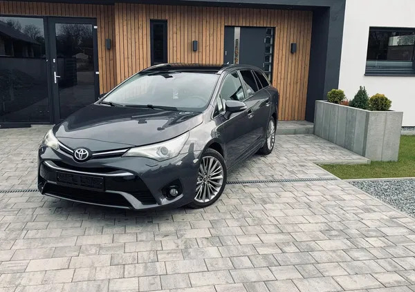 toyota avensis Toyota Avensis cena 49999 przebieg: 189000, rok produkcji 2015 z Kościerzyna